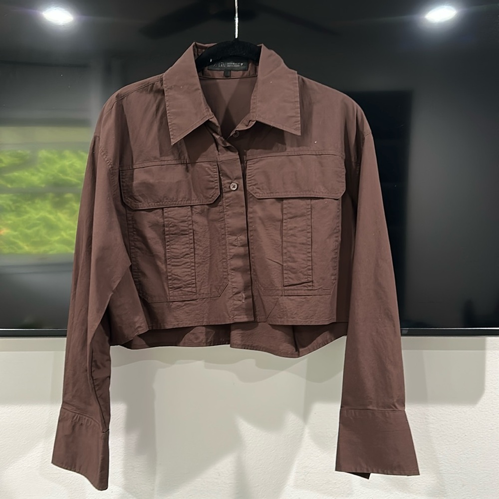 Zara Cropped brown button down shirt